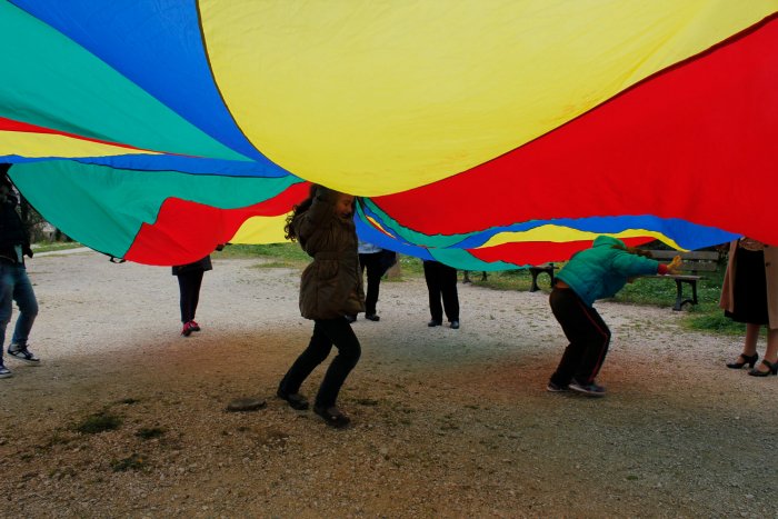 parachute-cooperatif-enfants